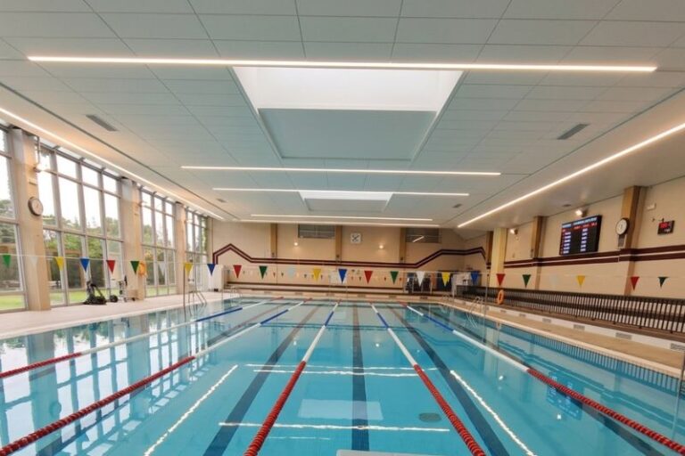 Imagen de piscina pública deportiva